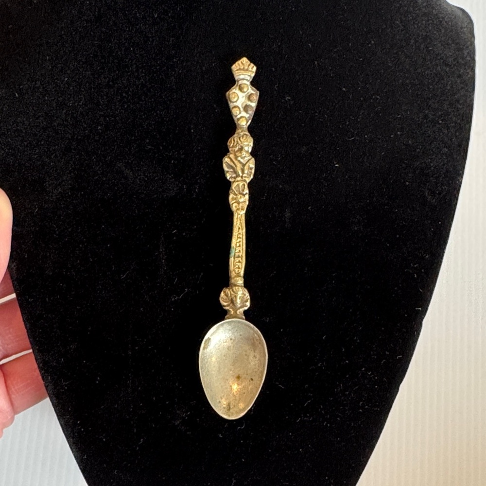 ⭐️ Ornate Silver-Toned Decorative teaspoon